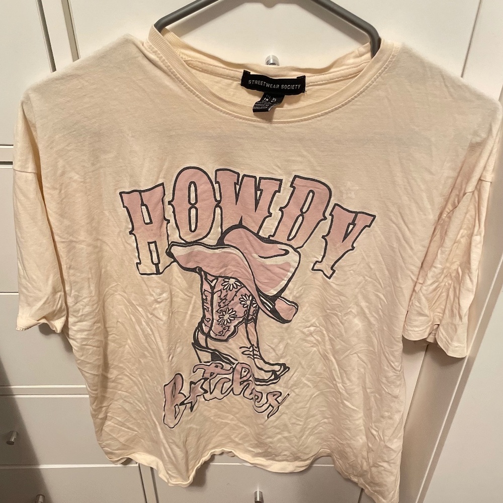 STREETWEAR SOCIETY LARGE OR XL COW GIRL T-SHIRT